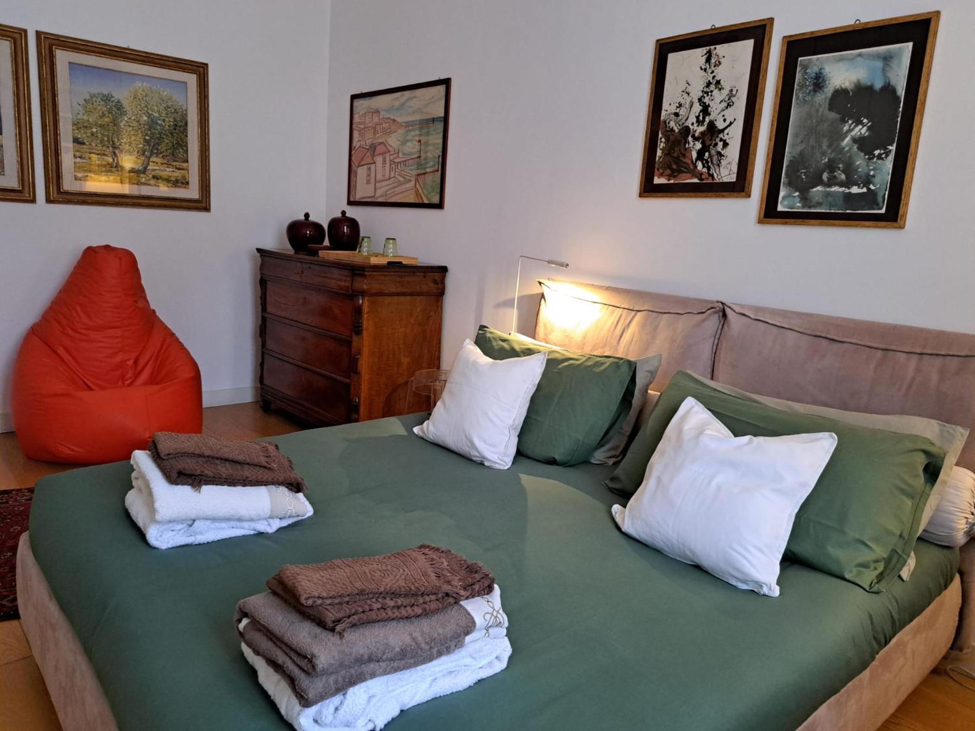 Casa Mari - Free Secure Parking, Breakfast, Private Bathroom, Wifi, Garden, Aircon, 3 Min Walk To Metro And Train Station Mediolan Zewnętrze zdjęcie